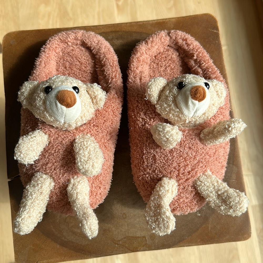Little girl’s slipper